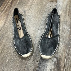 Seven7 black flats never worn